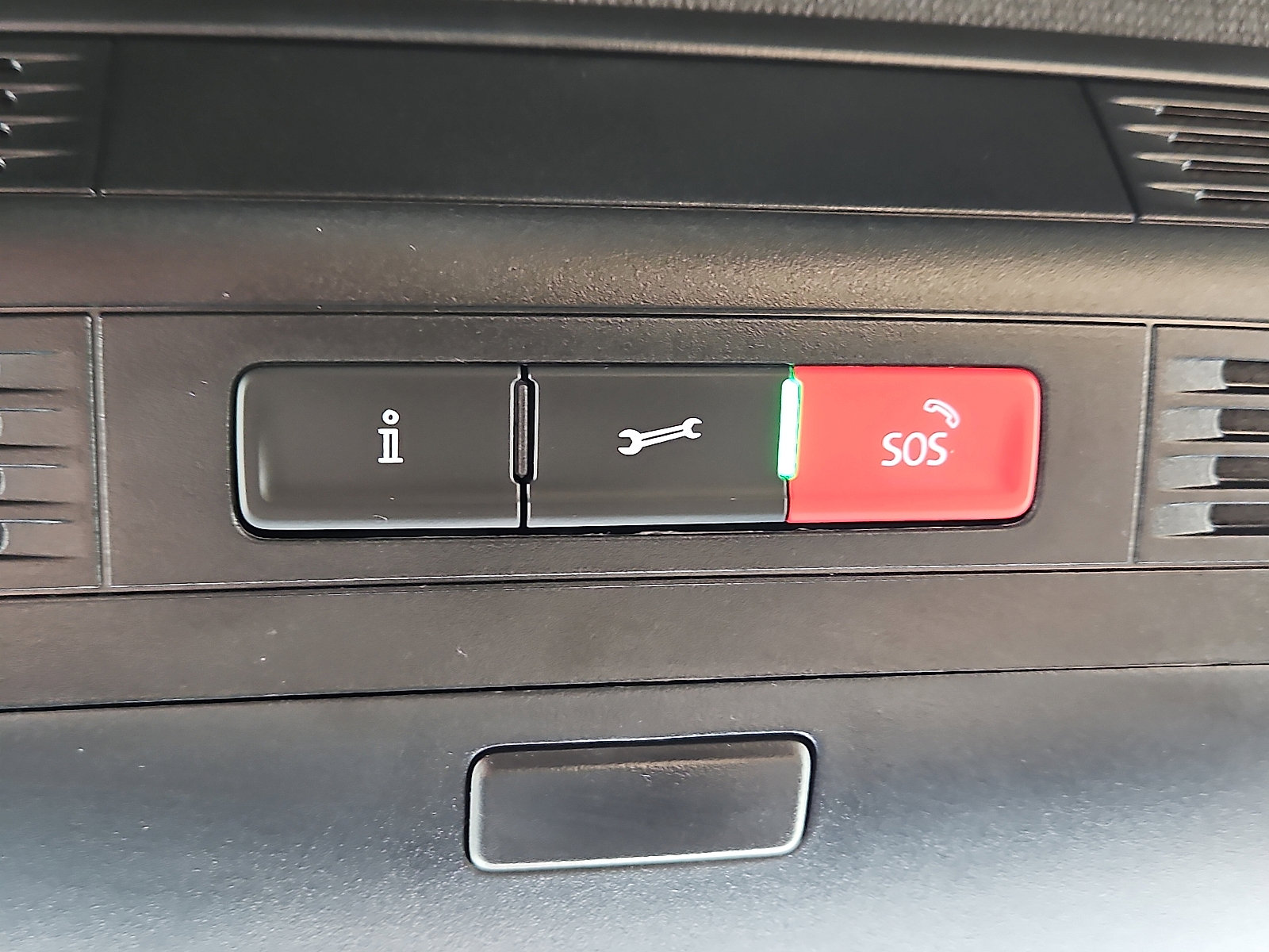 Certified 2022 Volkswagen Tiguan SE image 20