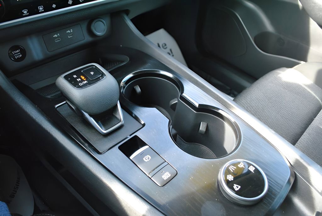 Used 2025 Nissan Rogue SV AWD/4WD image 8