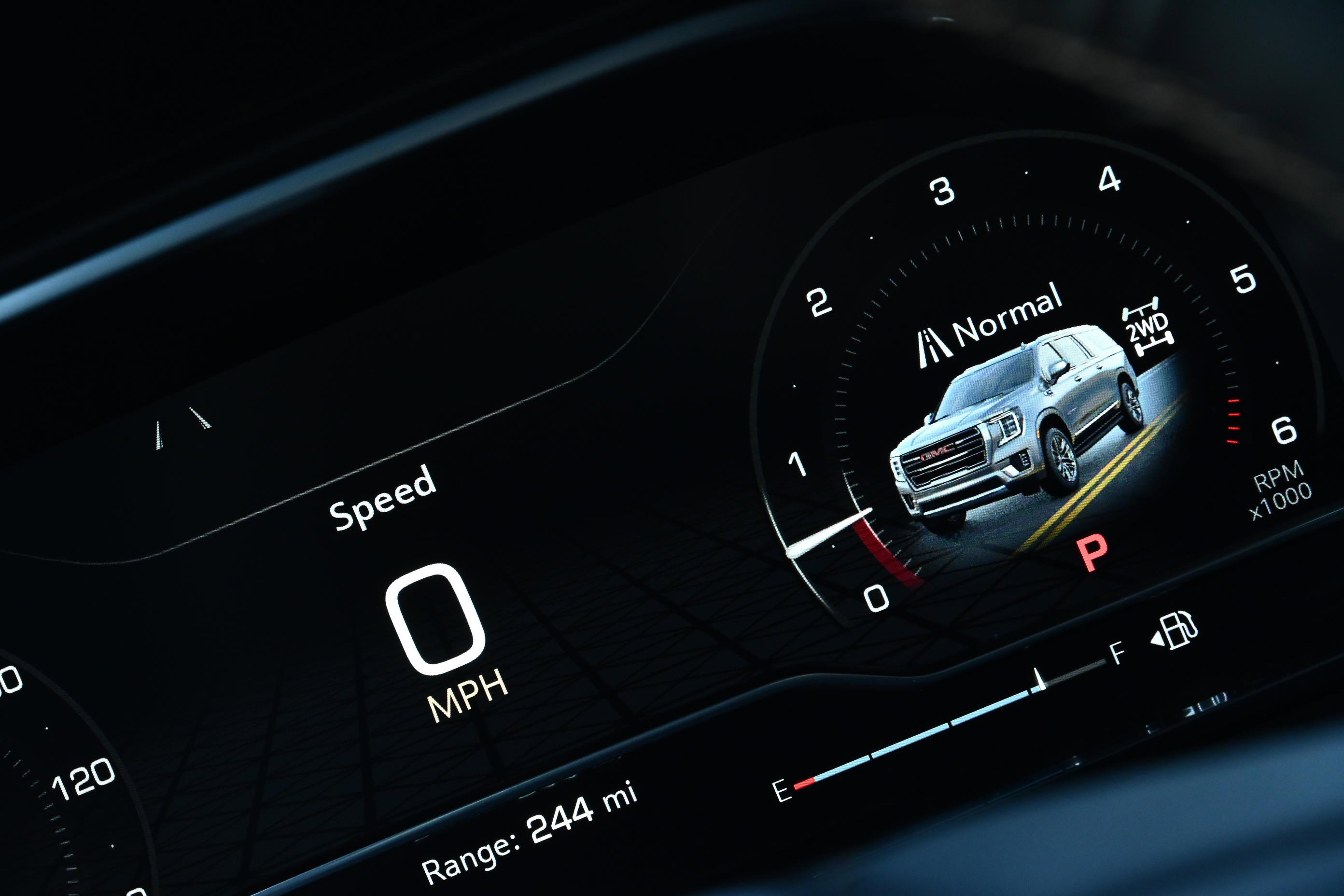 Used 2024 GMC Yukon AT4 w/ Technology Package image 24