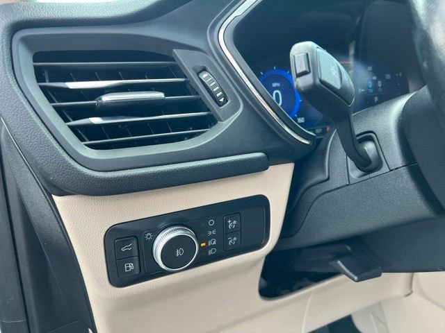 Used 2020 Ford Escape Titanium image 31
