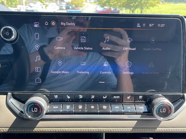 Used 2025 Chevrolet Colorado ZR2 w/ Technology Package image 11