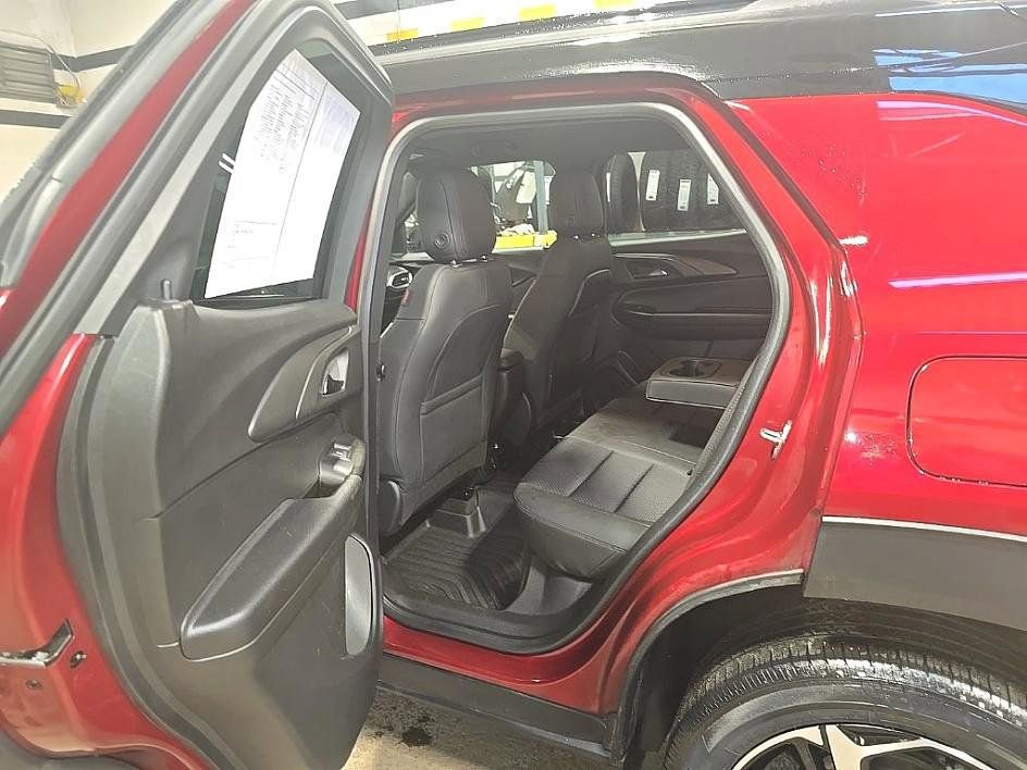 Used 2022 Chevrolet TrailBlazer RS w/ Technology Package image 26