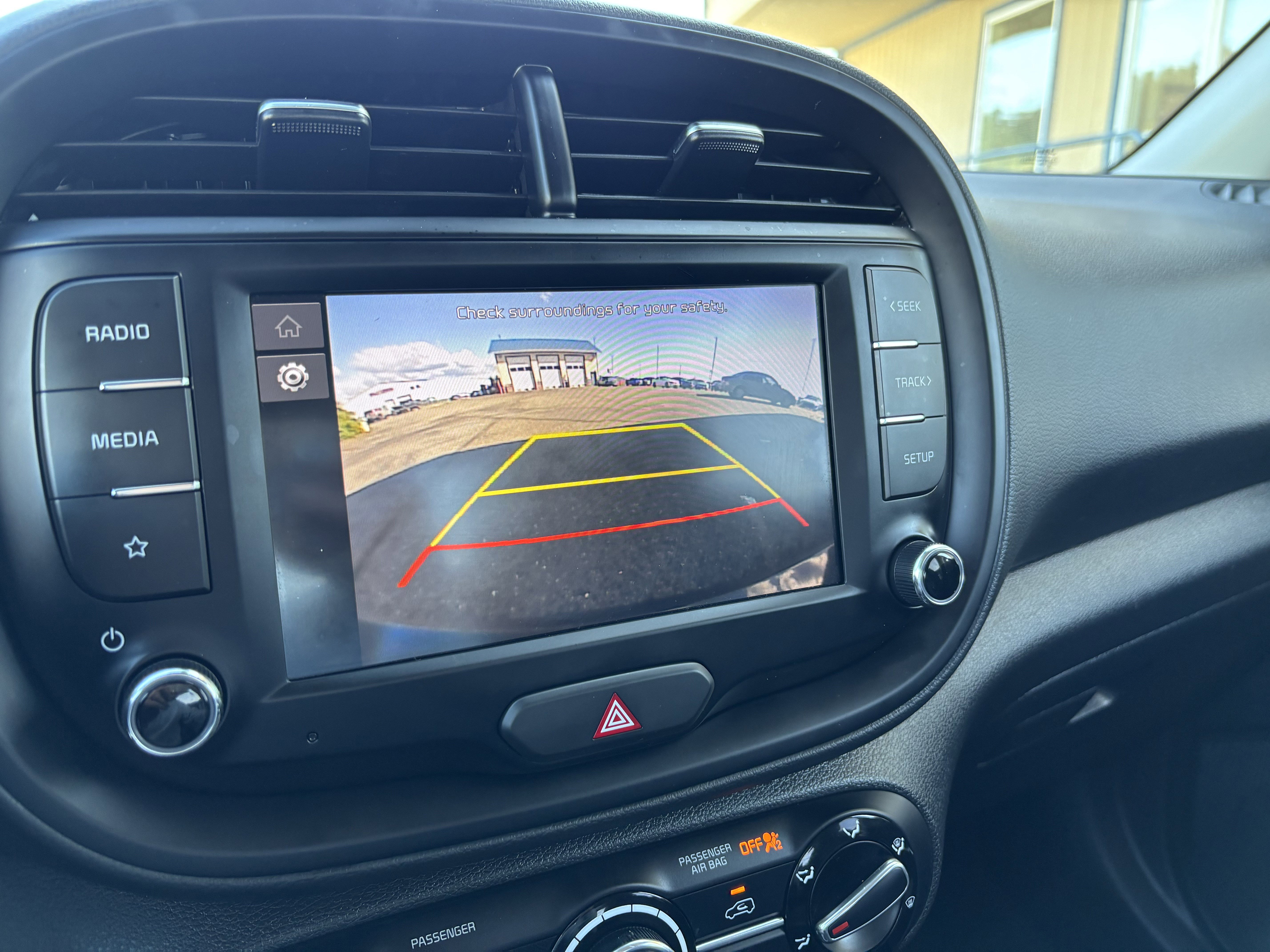 Used 2025 Kia Soul LX w/ LX Technology Package FWD image 34