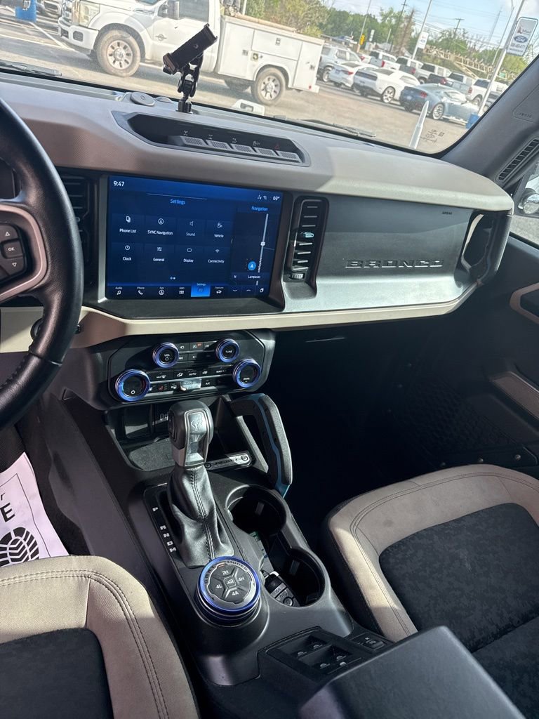 Used 2023 Ford Bronco Wildtrak image 8