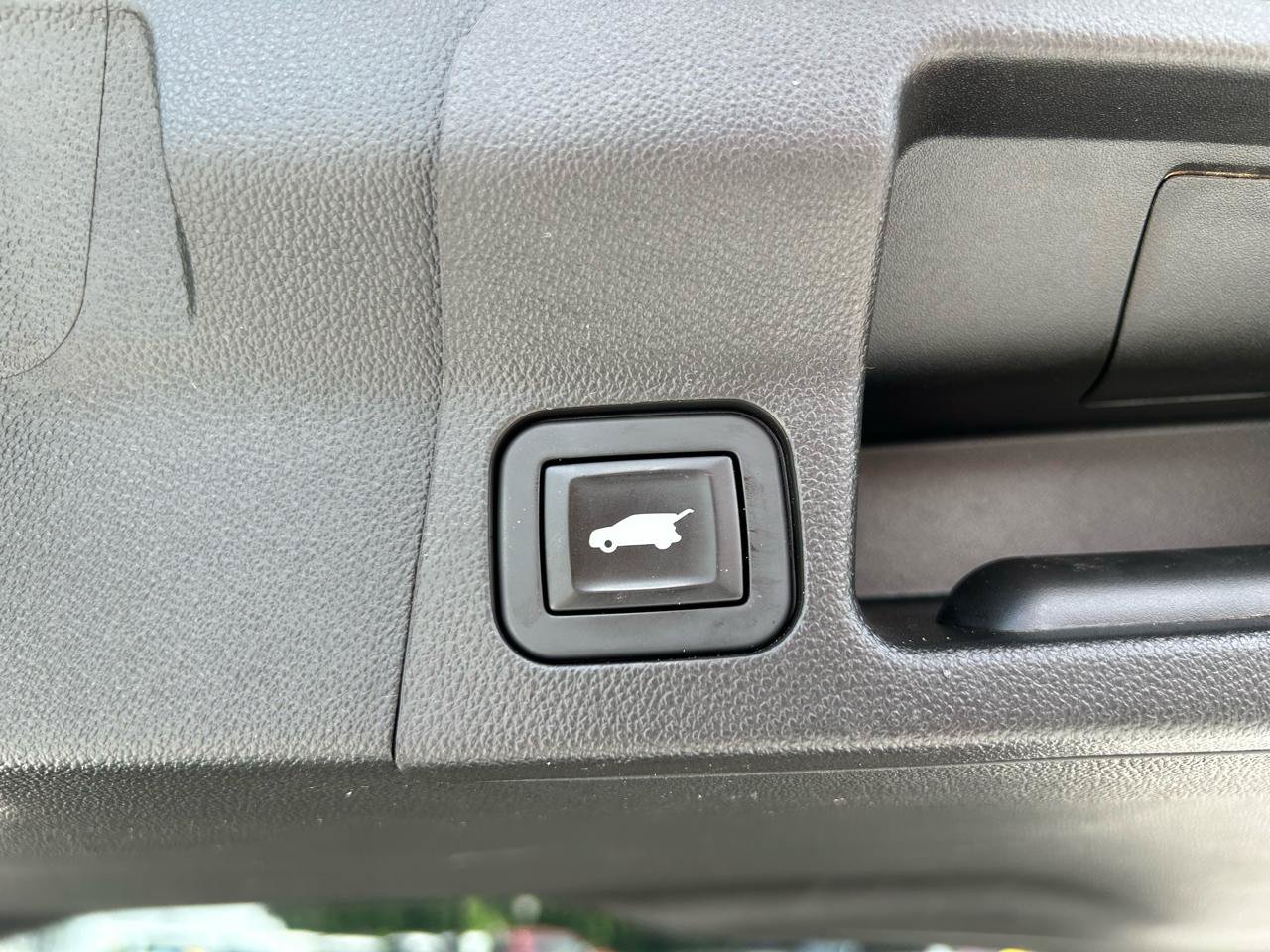Used 2018 GMC Acadia SLE w/ Driver Alert Package I AWD/4WD image 32
