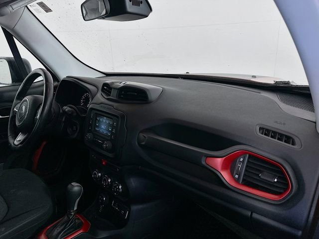 Used 2016 Jeep Renegade Trailhawk w/ Cold Weather Group image 27