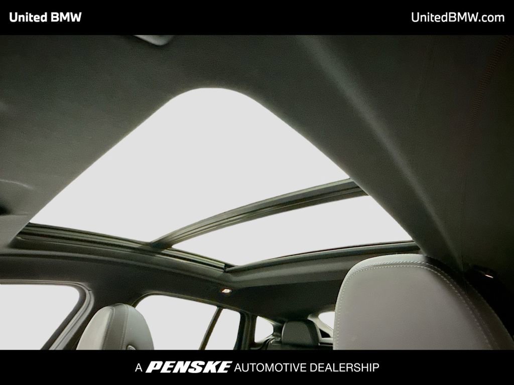 Used 2025 BMW X4 xDrive30i w/ Premium Package image 12