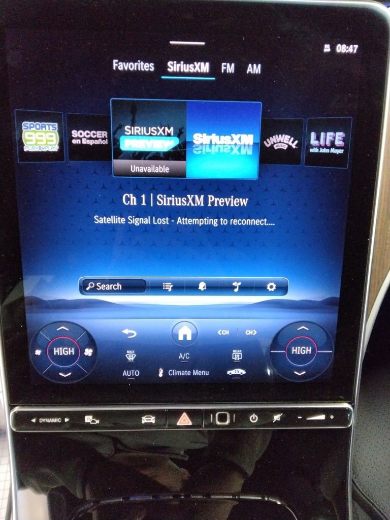 Used 2025 Mercedes-Benz C 300 4MATIC Sedan image 25