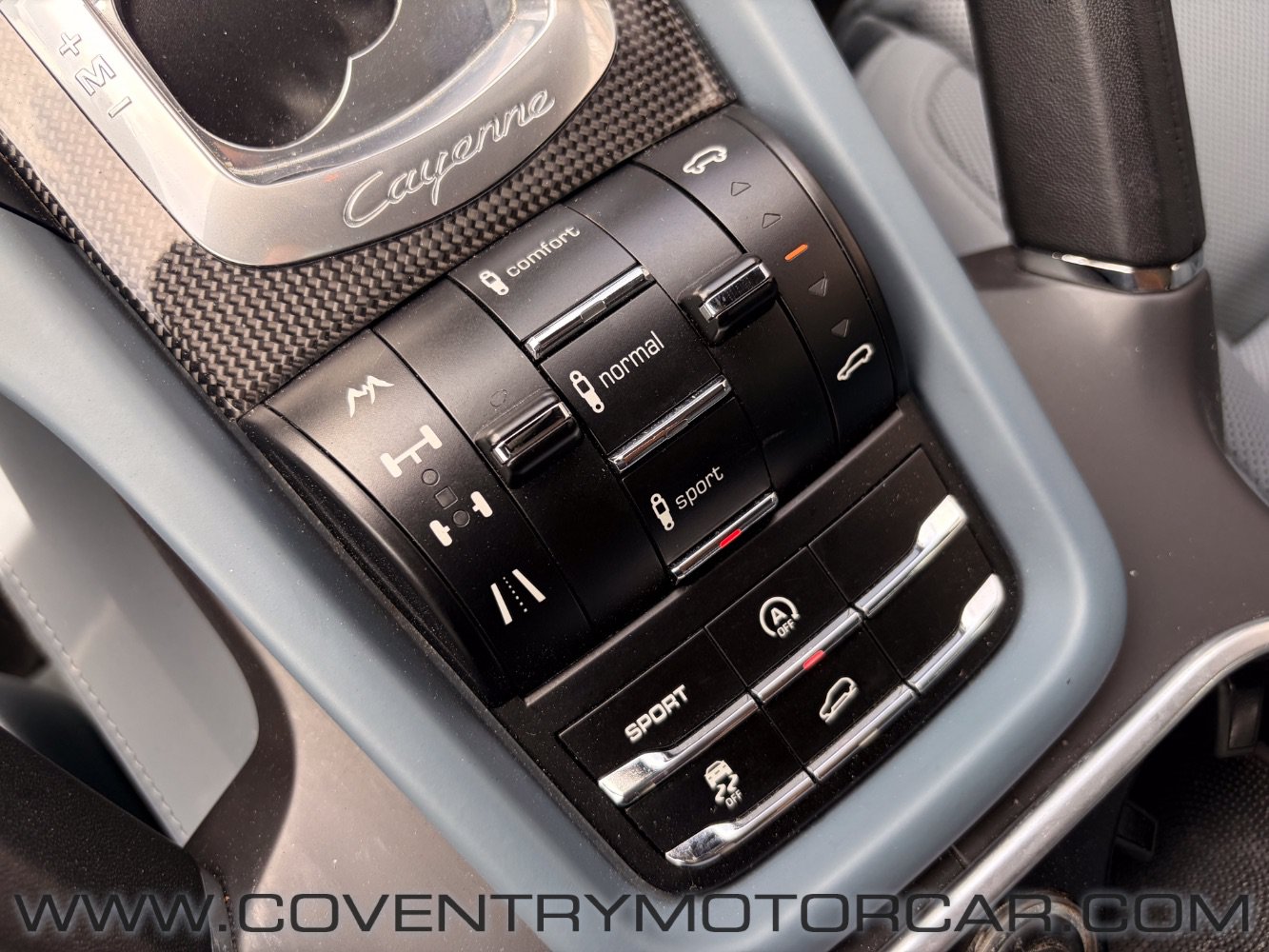 Used 2012 Porsche Cayenne Turbo AWD/4WD image 30