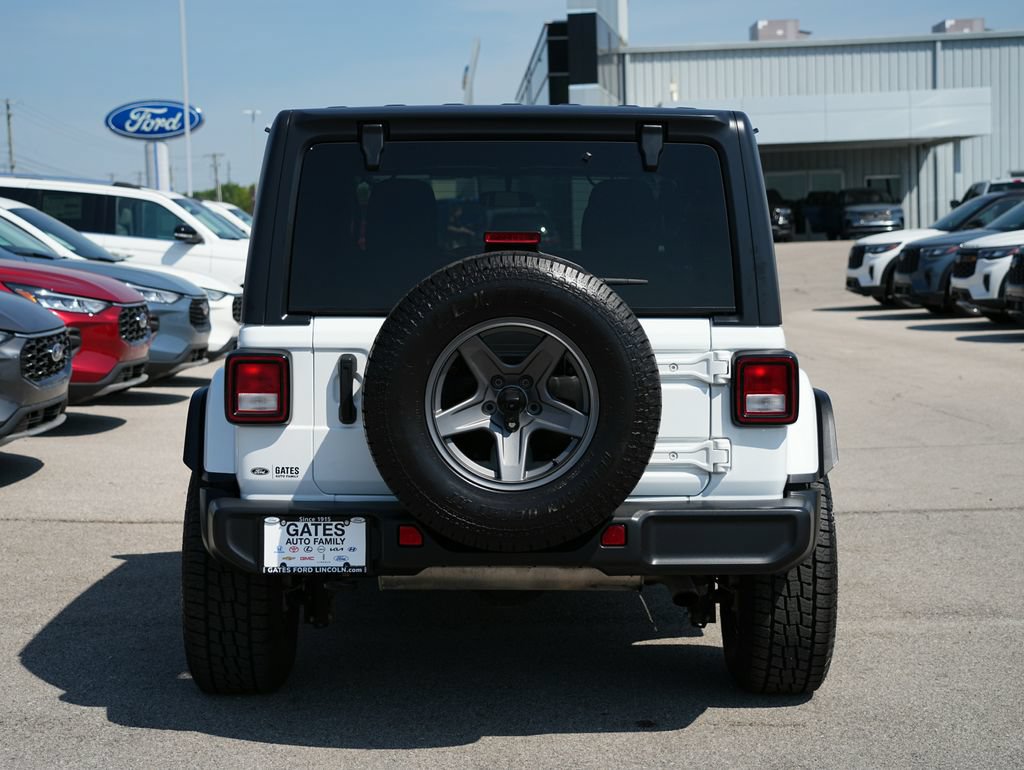 Used 2021 Jeep Wrangler Unlimited Sahara AWD/4WD image 7