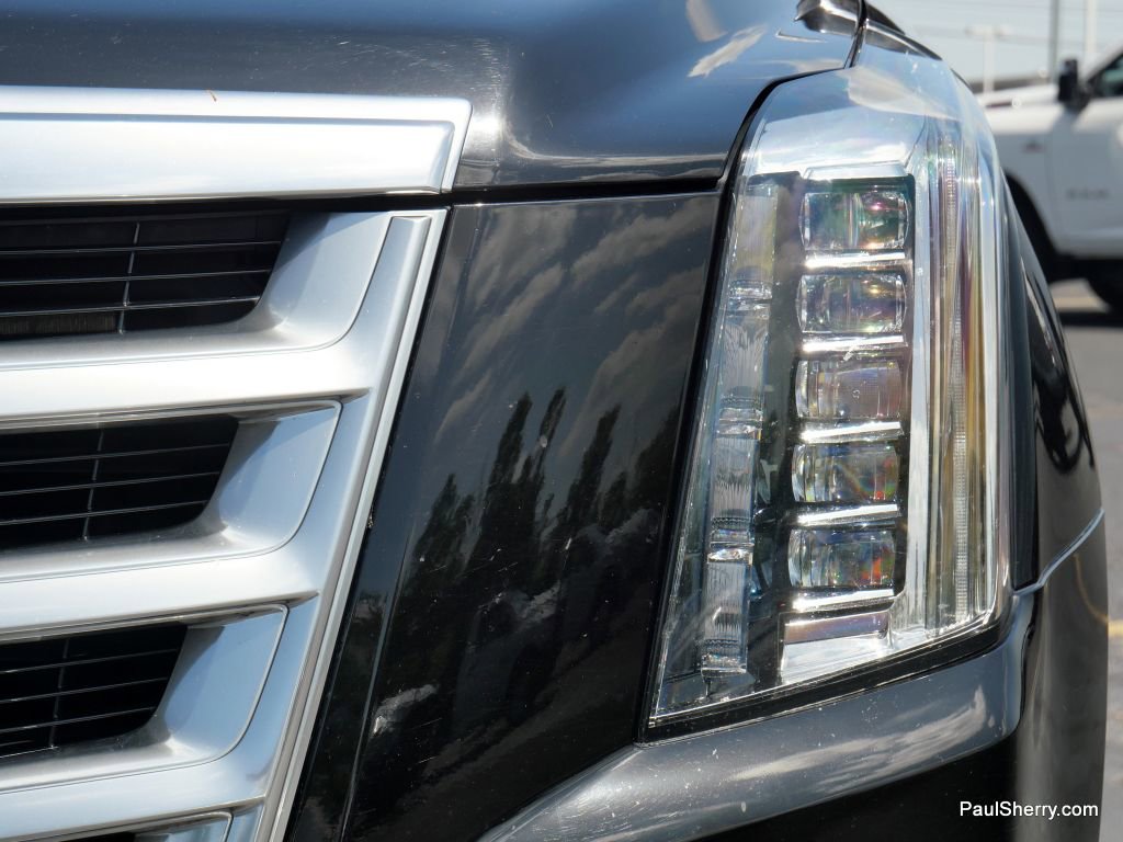 Used 2019 Cadillac Escalade ESV image 16