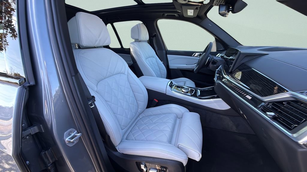 New 2026 BMW X5 M60i w/ Parking Assistance Package image 18