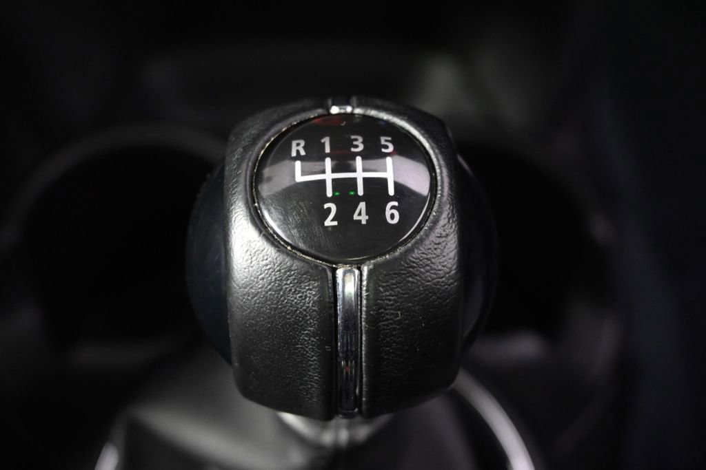 Used 2016 MINI Cooper 4-Door Hardtop image 31