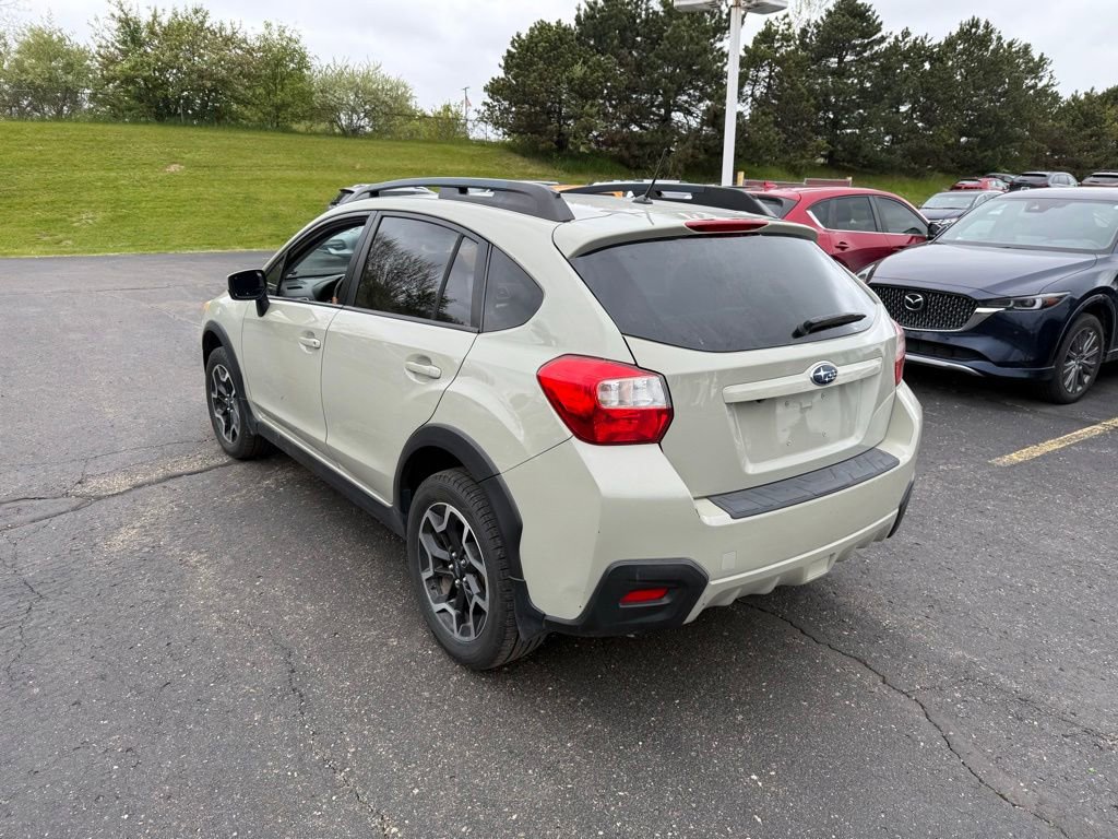 Used 2016 Subaru Crosstrek 2.0i Premium AWD/4WD image 2