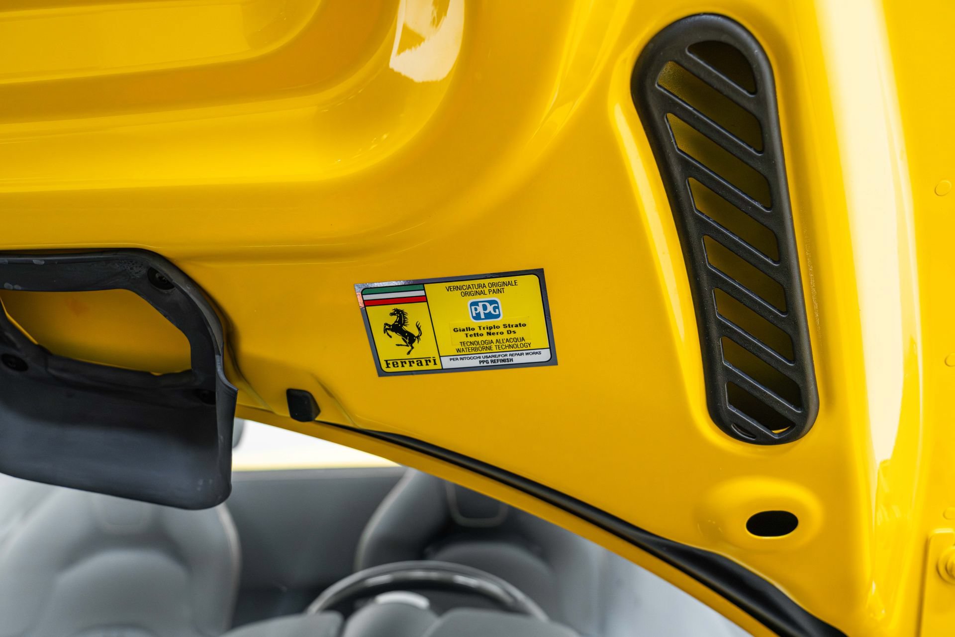 Certified 2022 Ferrari F8 Tributo RWD image 27
