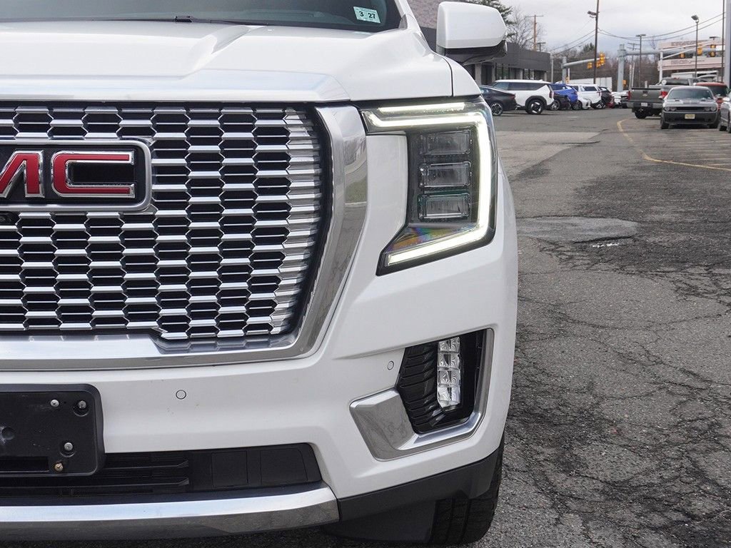Used 2022 GMC Yukon XL Denali w/ Denali Premium Package image 19