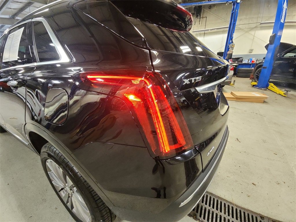 Used 2025 Cadillac XT5 Premium Luxury image 30