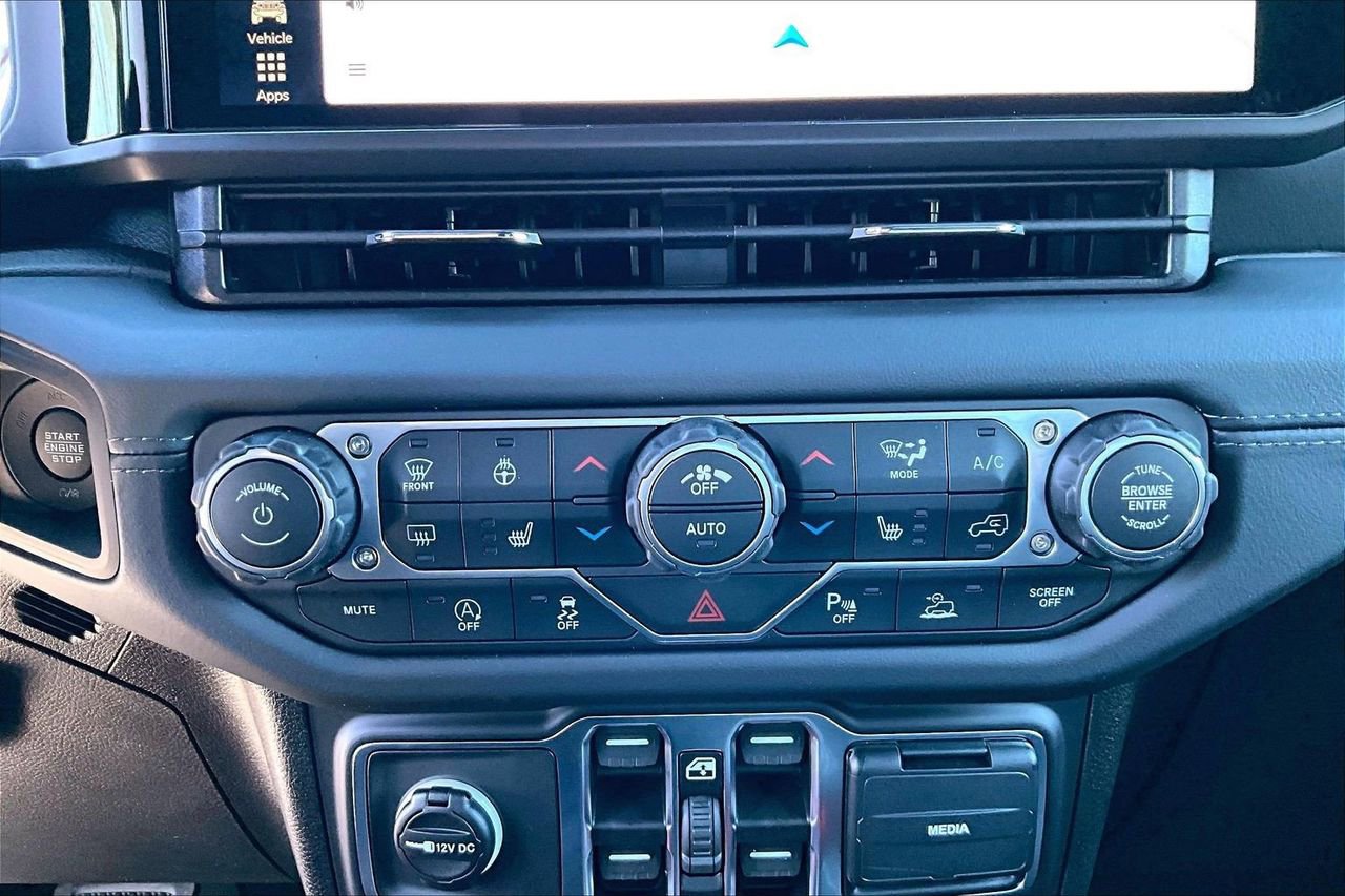 New 2026 Jeep Wrangler Sahara AWD/4WD image 18