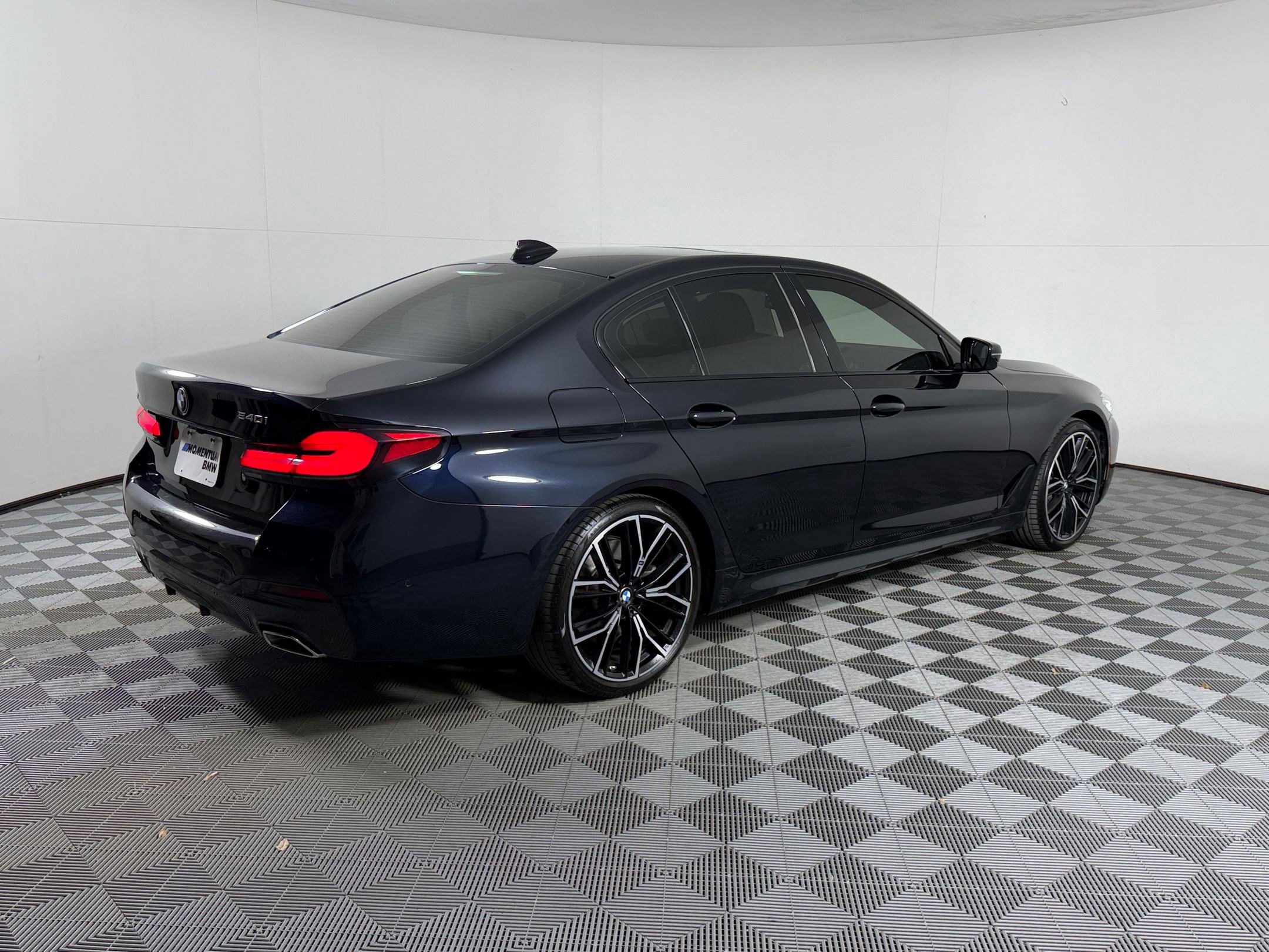 Certified 2023 BMW 540i w/ Executive Package RWD image 9