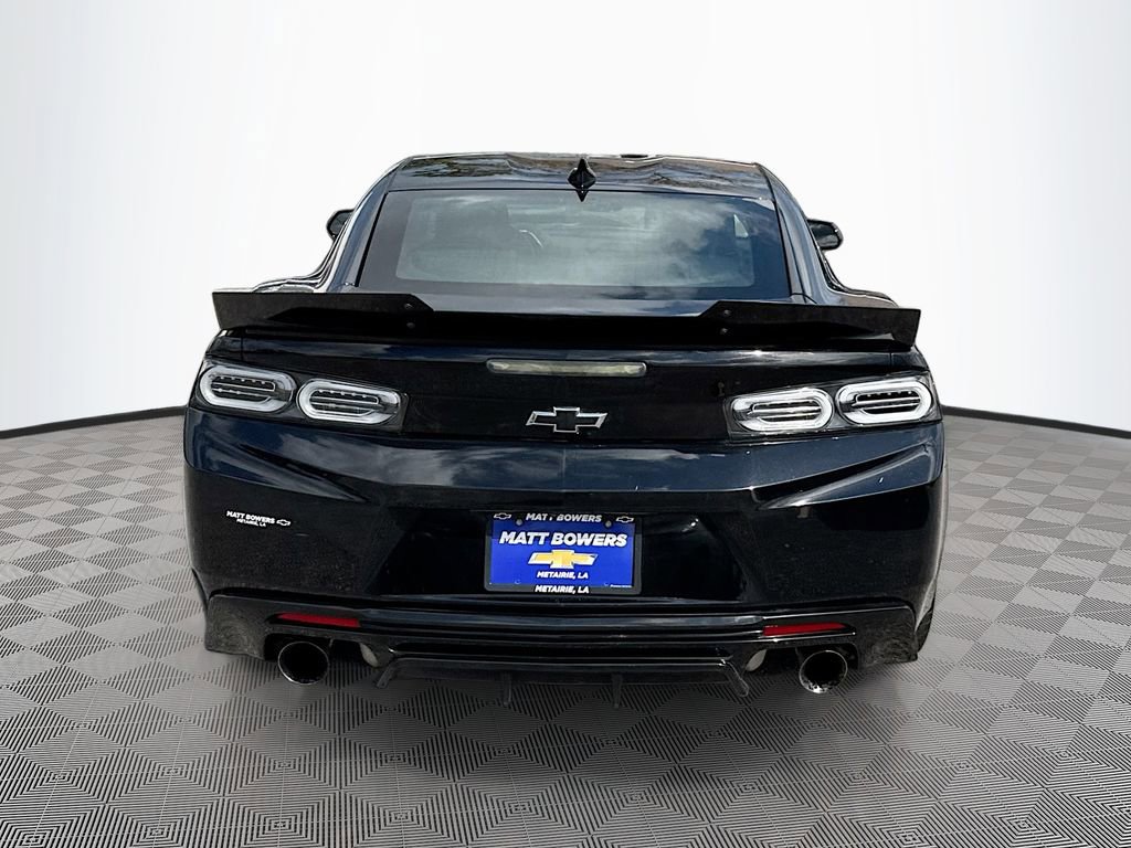 Used 2017 Chevrolet Camaro SS image 6