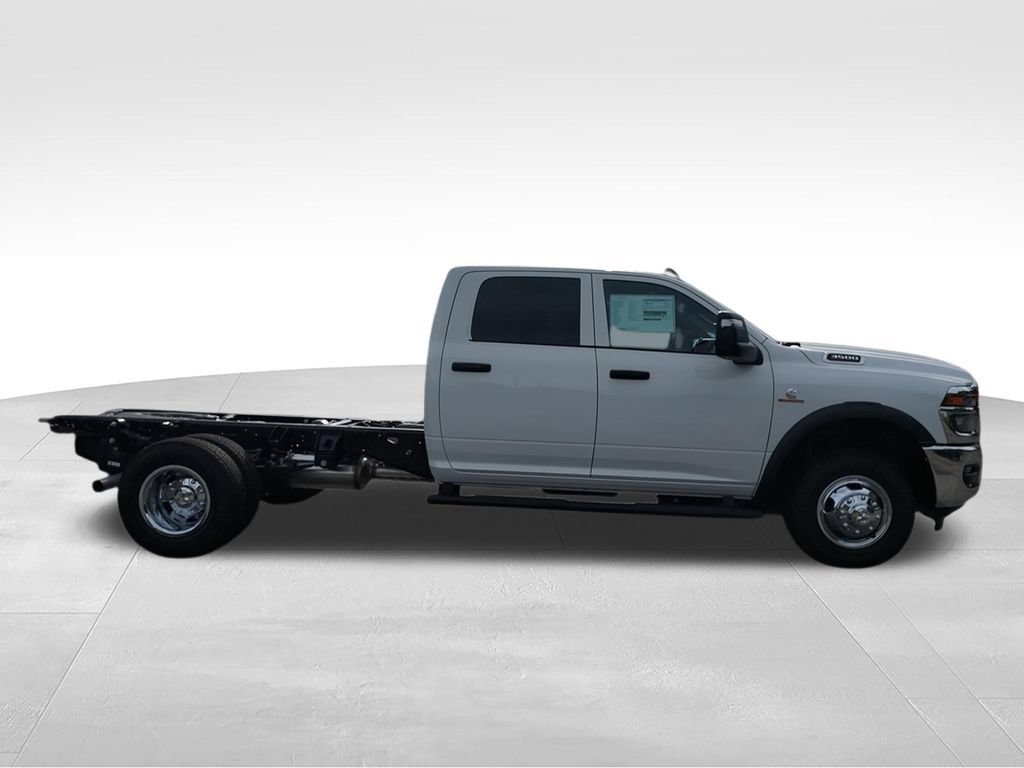 New 2026 RAM 3500 Tradesman AWD/4WD image 9