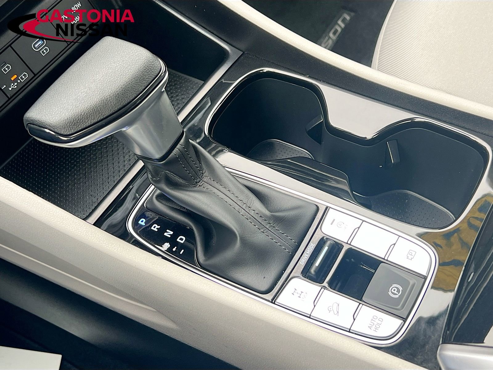 Used 2025 Hyundai Tucson SE image 22