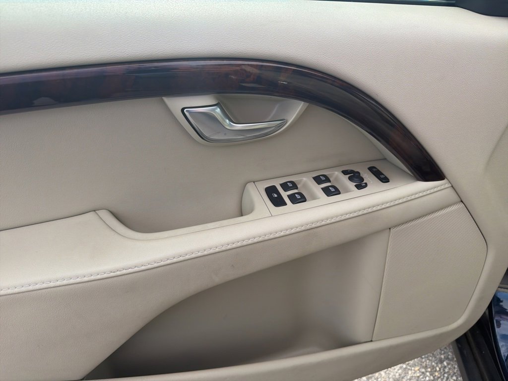 Used 2013 Volvo XC70 T6 Platinum image 14