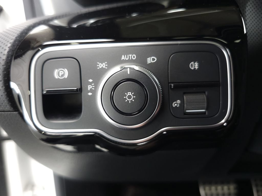 Certified 2023 Mercedes-Benz CLA 250 4MATIC image 9