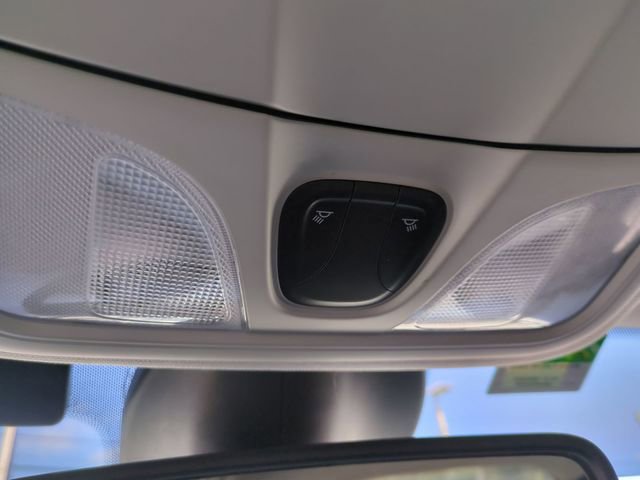 Used 2021 Jeep Cherokee Latitude FWD image 21