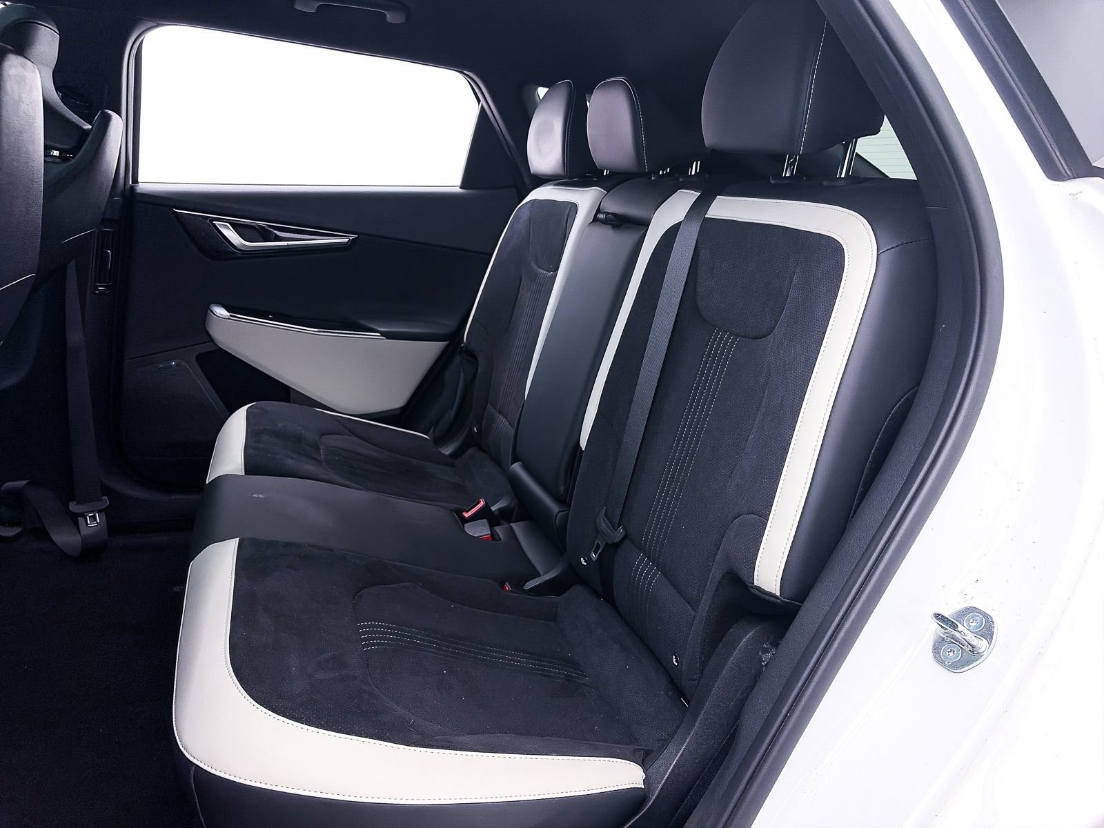 Used 2023 Kia EV6 GT-Line w/ GT-Line Suede Seat Package RWD image 43