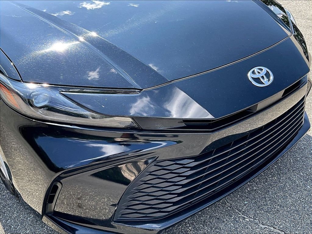 Used 2025 Toyota Camry LE FWD image 32