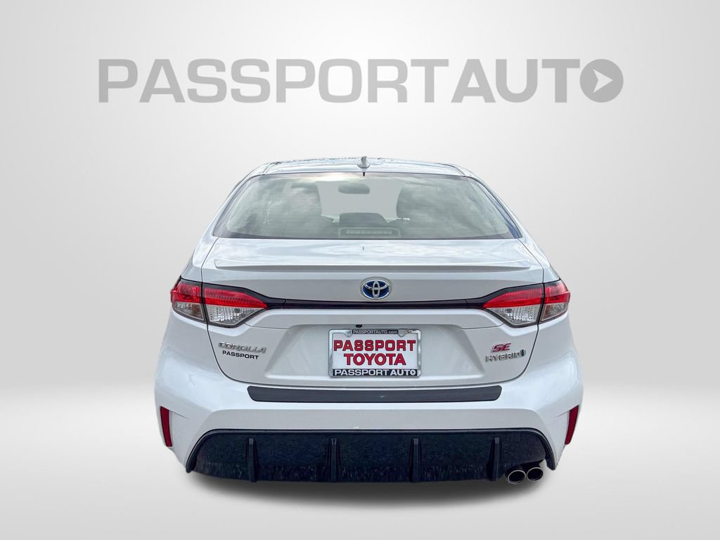 Used 2024 Toyota Corolla SE w/ Convenience Package FWD image 7