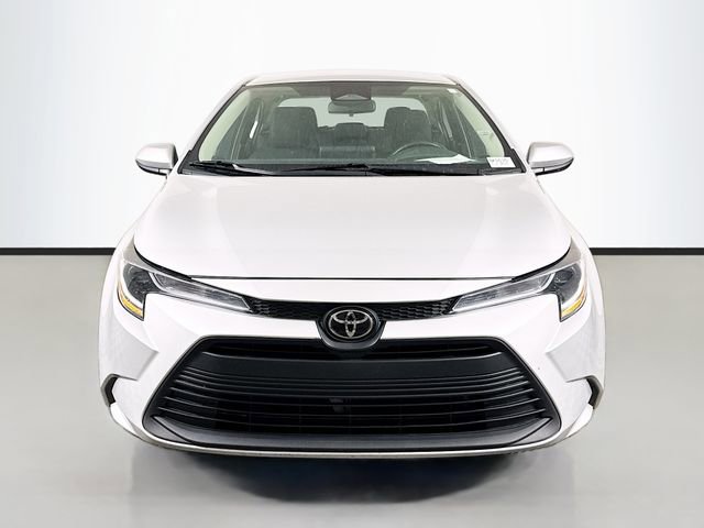 Used 2024 Toyota Corolla LE image 2