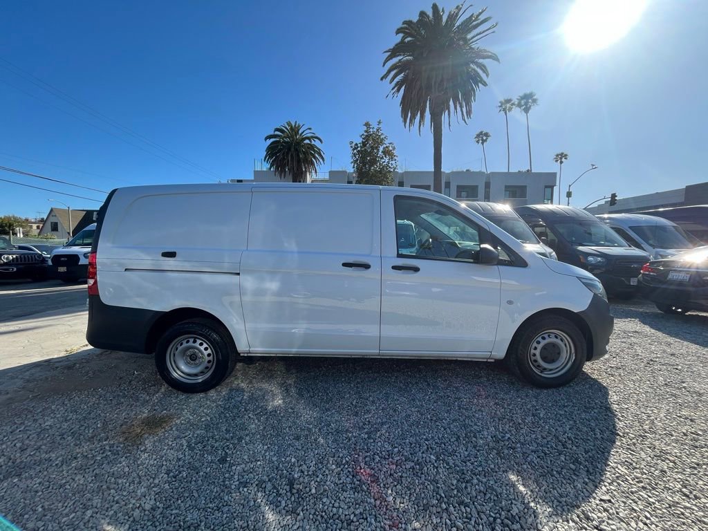 Used 2022 Mercedes-Benz Metris image 4