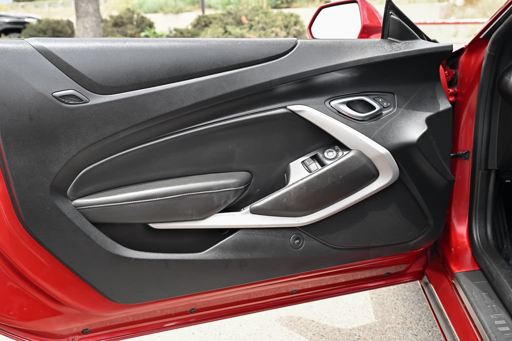 Used 2021 Chevrolet Camaro LT RWD image 16