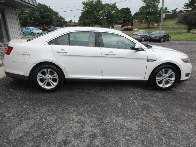 Used 2014 Ford Taurus SEL w/ Equipment Group 201A FWD image 10