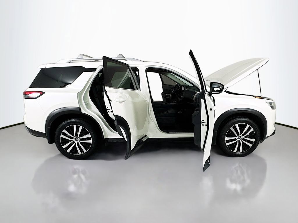Used 2023 Nissan Pathfinder Platinum w/ Cargo Package image 25