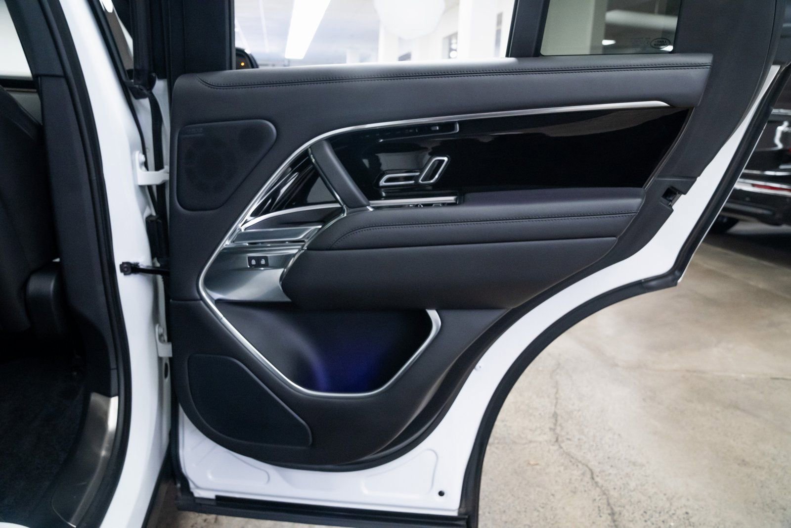 Used 2022 Land Rover Range Rover SE image 22