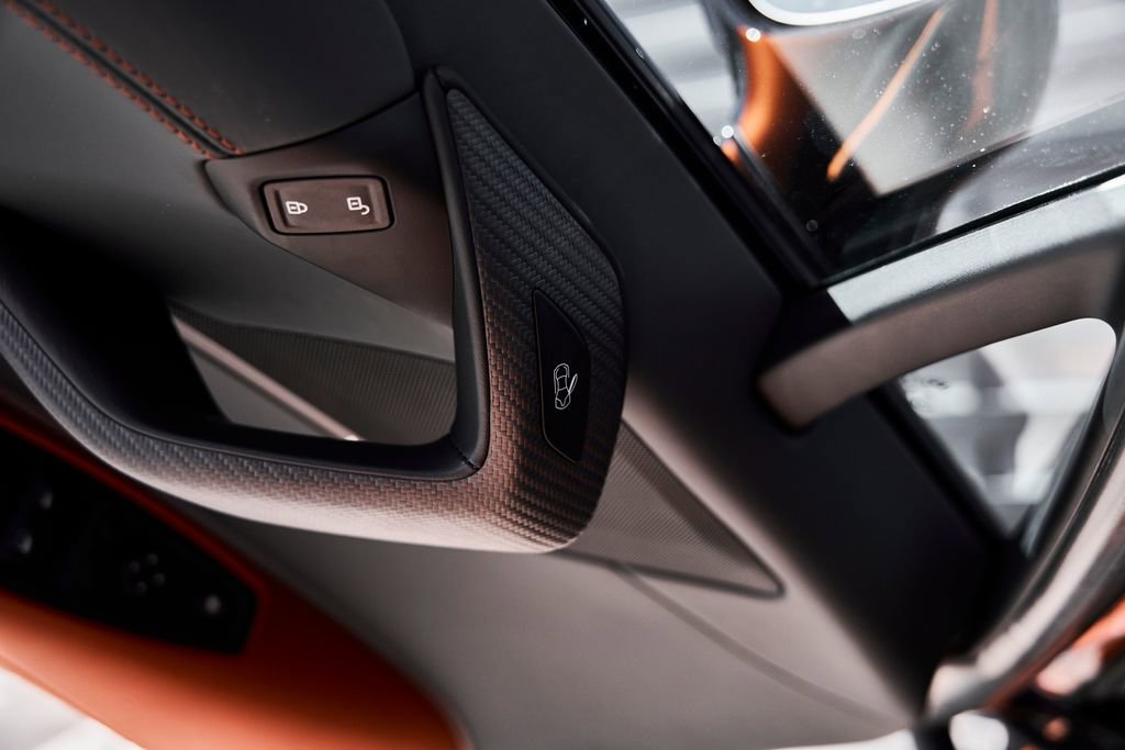 Used 2019 BMW i8 Coupe image 32