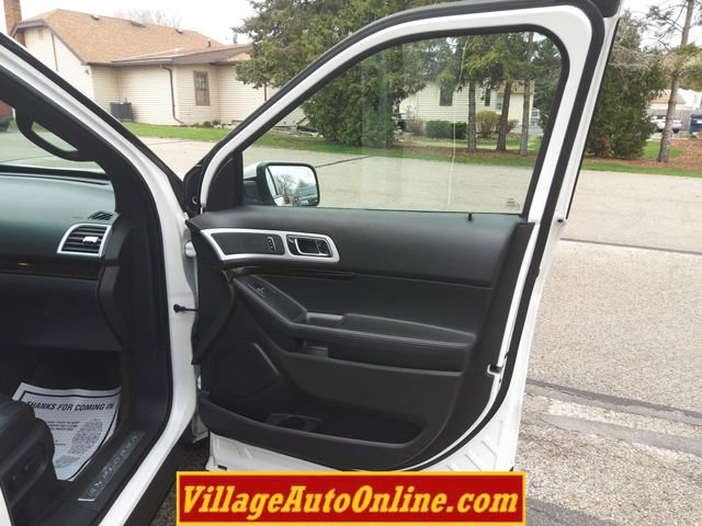 Used 2015 Ford Explorer Limited w/ Equipment Group 301A AWD/4WD image 41