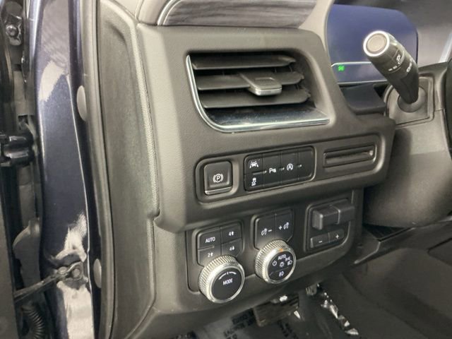 Used 2023 GMC Yukon XL SLT w/ Max Trailering Package AWD/4WD image 12