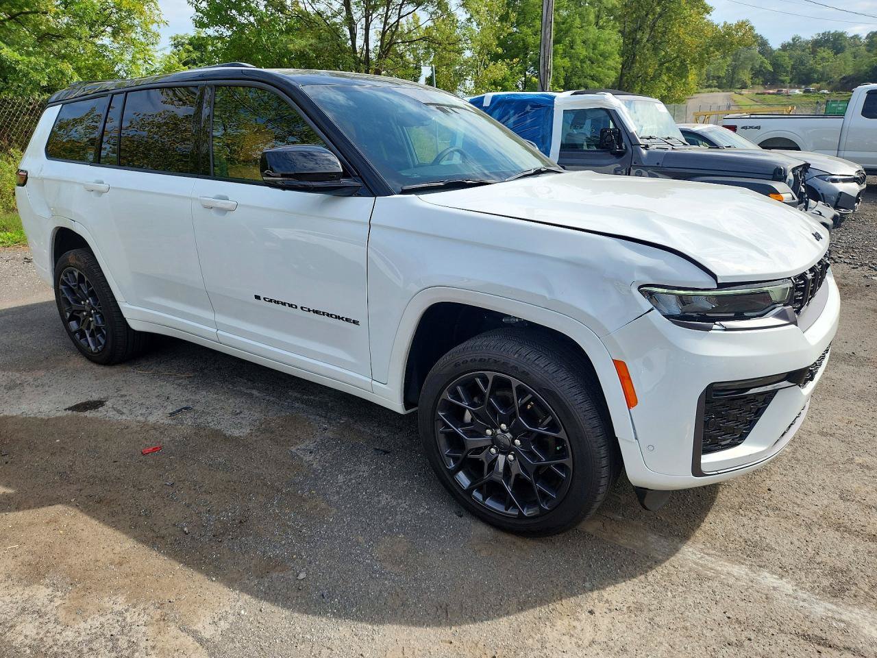 Used 2026 Jeep Grand Cherokee L Summit w/ Obsidian Package AWD/4WD image 1