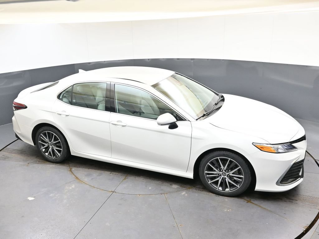 Used 2023 Toyota Camry XLE w/ Cold Weather Package image 35