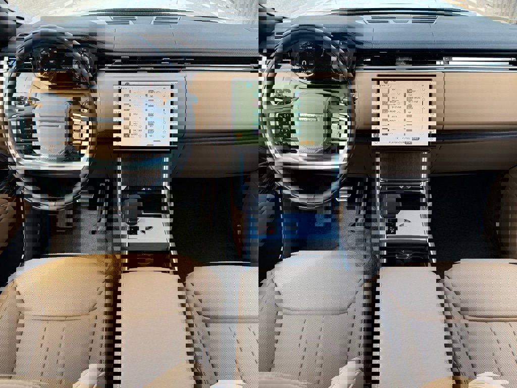 New 2025 Land Rover Range Rover SE image 16