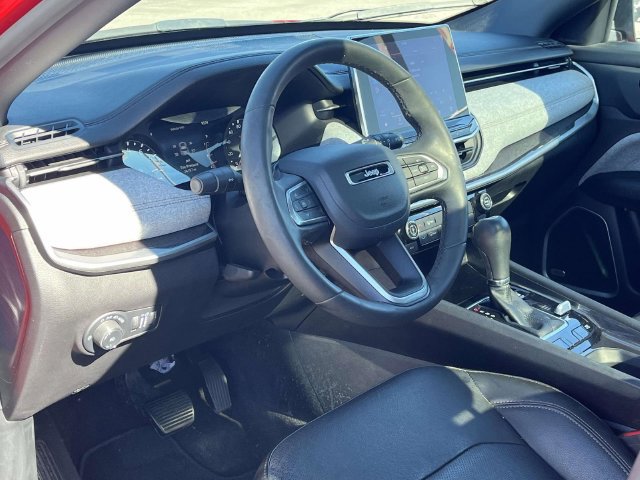 Used 2023 Jeep Compass Latitude w/ Sun and Sound Group AWD/4WD image 12