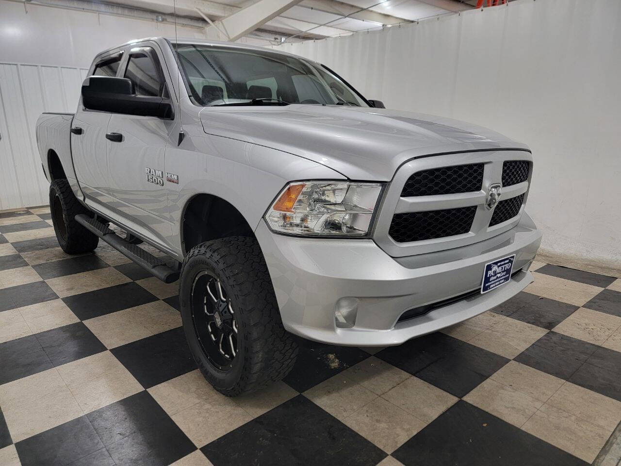 Used 2015 RAM 1500 Express AWD/4WD image 3