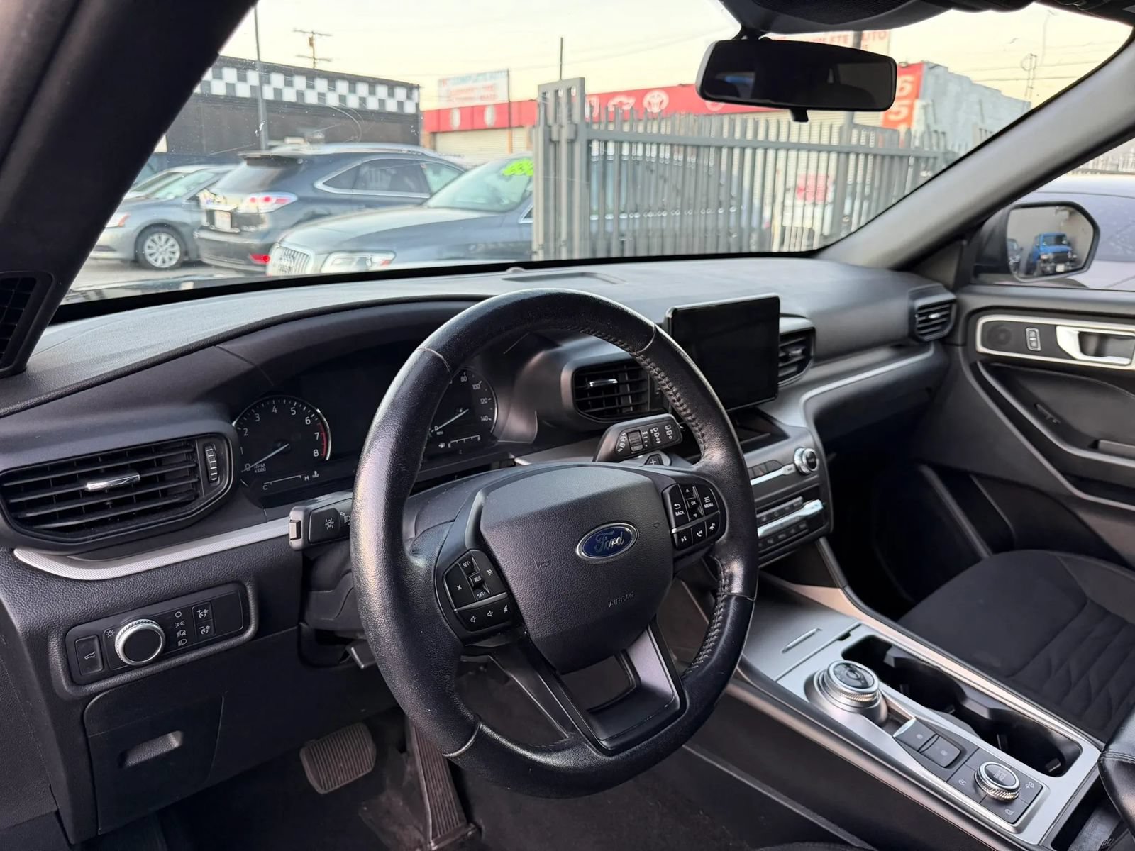 Used 2020 Ford Explorer XLT w/ Comfort Package AWD/4WD image 9