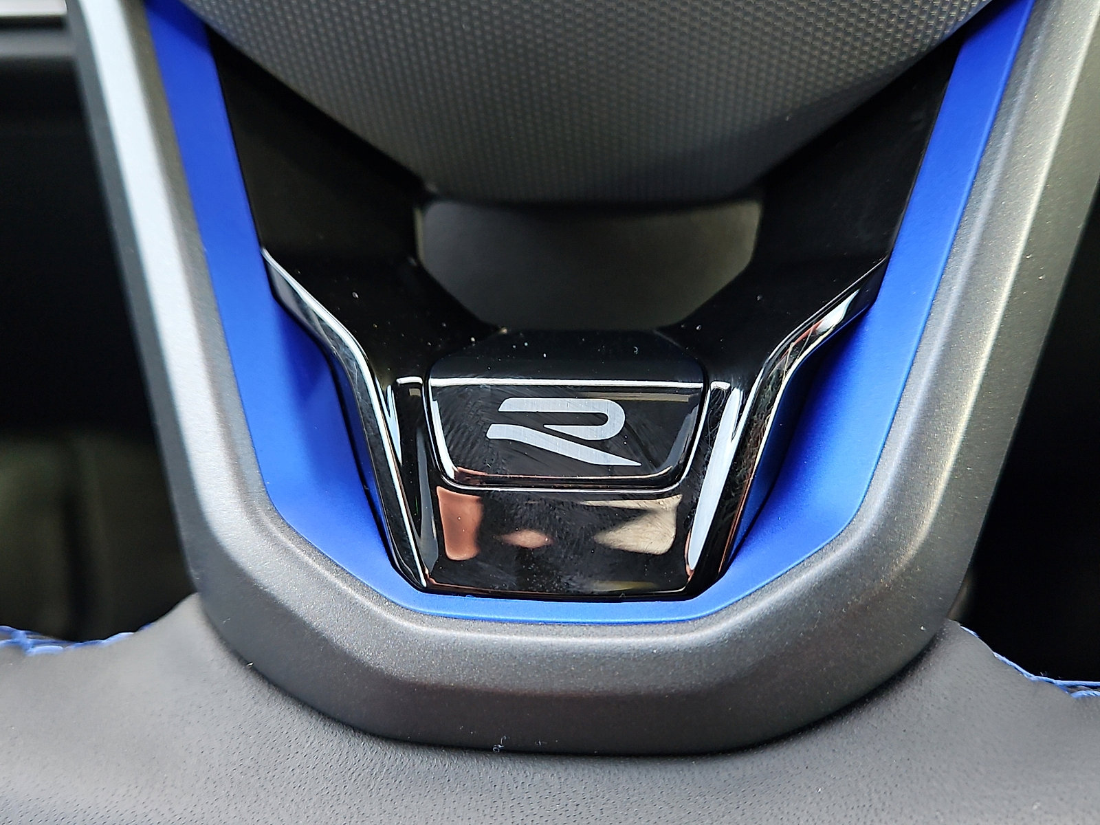 Used 2024 Volkswagen Golf R image 21