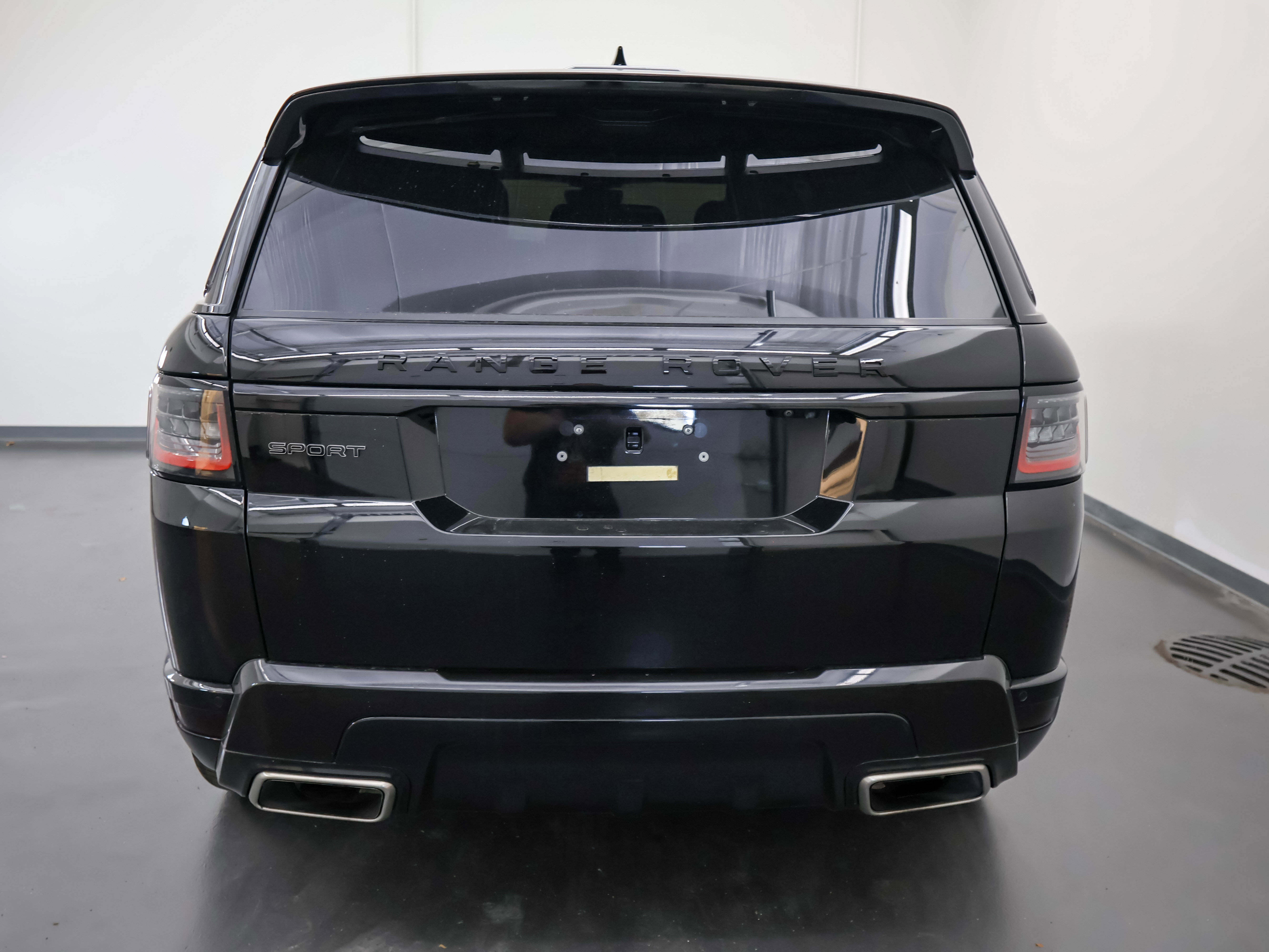 Used 2020 Land Rover Range Rover Sport HSE image 4