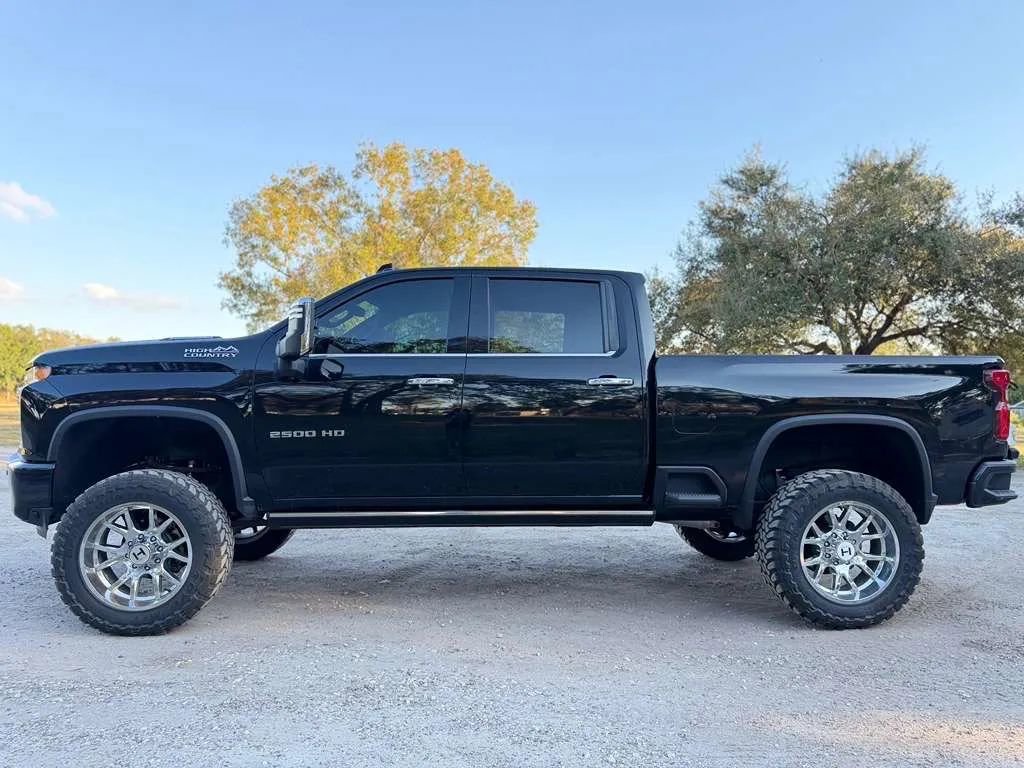 Used 2023 Chevrolet Silverado 2500 High Country w/ Safety Package II image 69